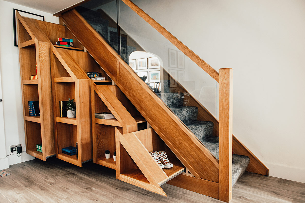 https://hambledonstaircases.co.uk/wp-content/uploads/under-stairs-storage-design-2022-16-hambledon-staircases.jpg